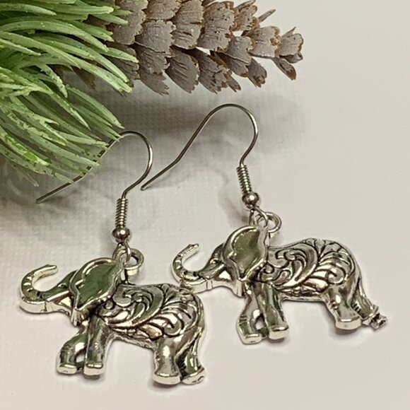 Elephant Earring, African Earring, Safari Earring, Gift idea, Elephant Jewelry - Picture 6 of 9